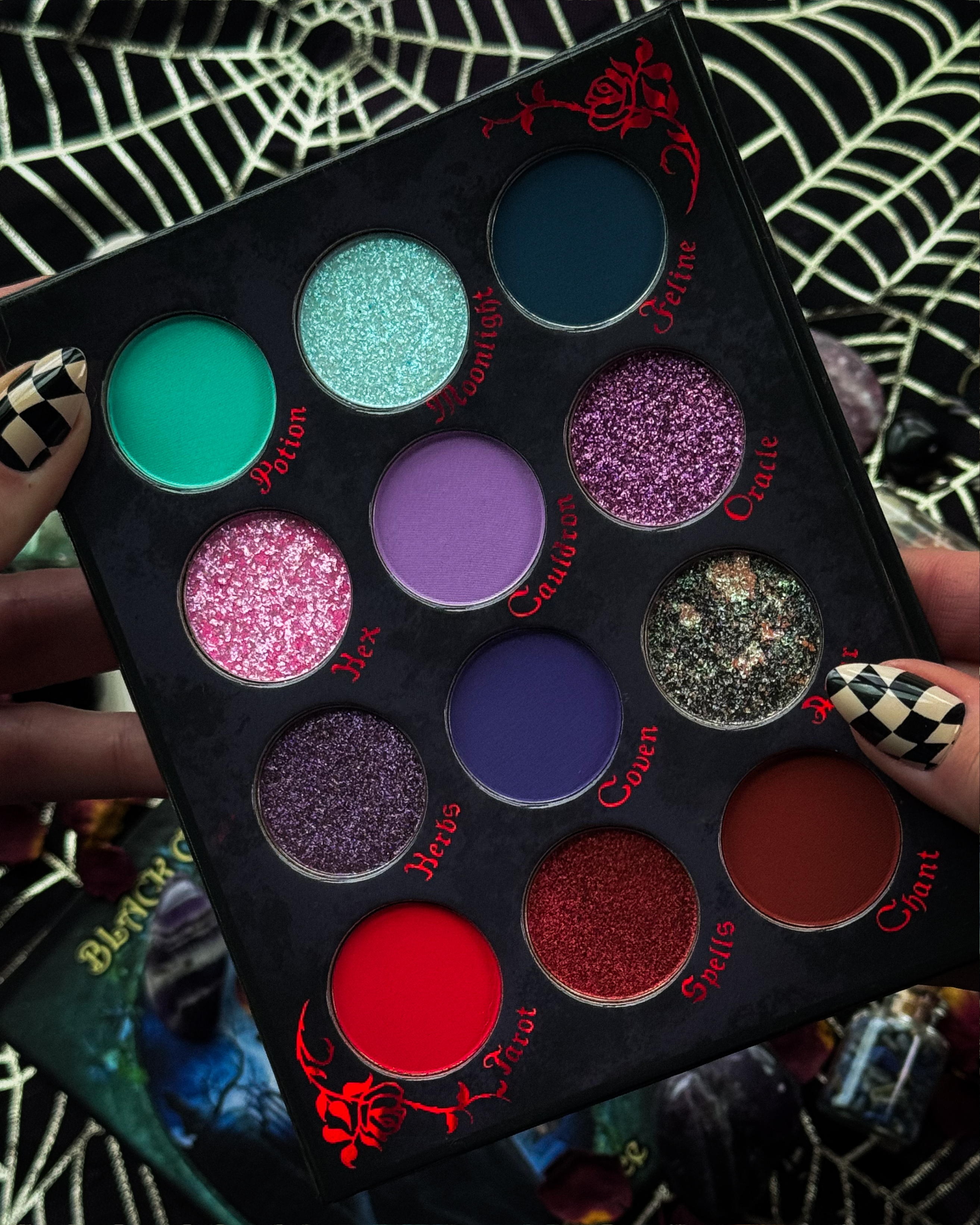 FANTASY COSMETICA The Witch's Familiar